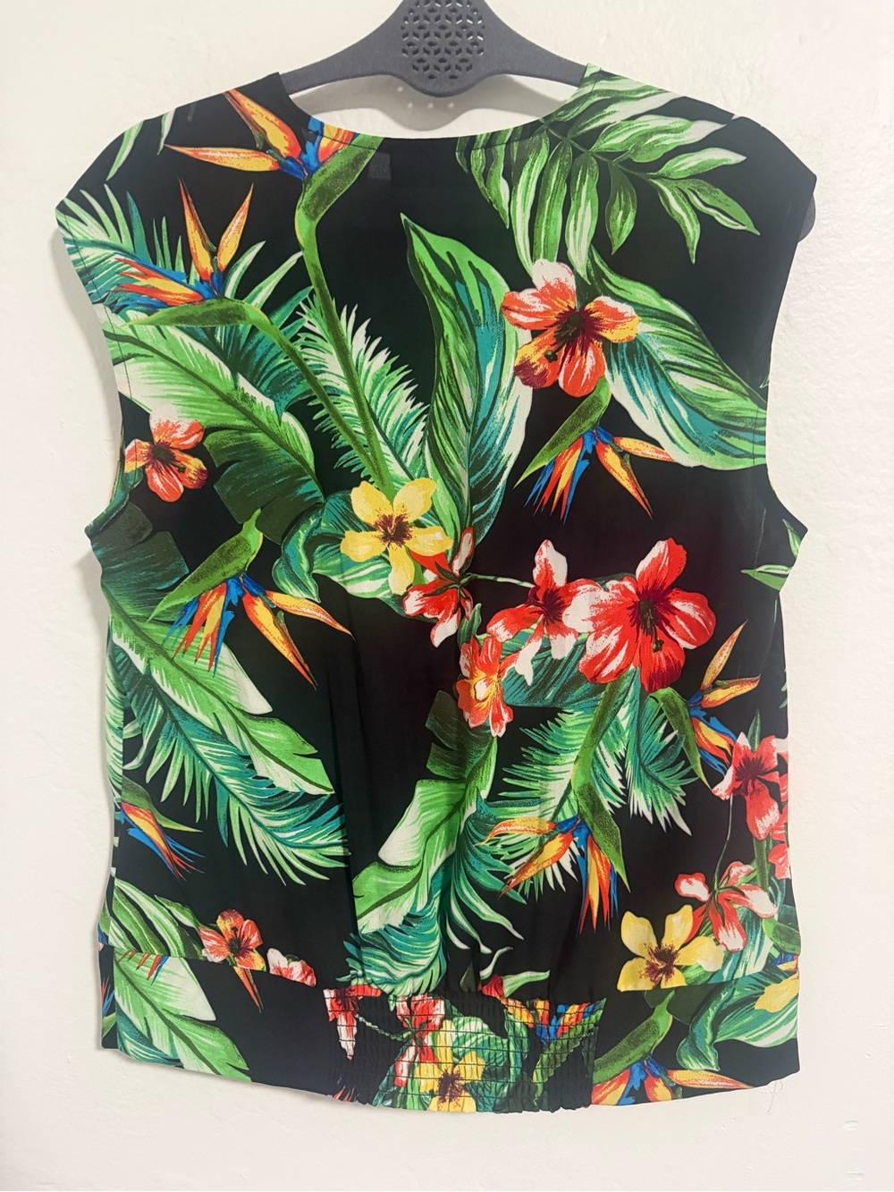 NY&Co 7th Avenue Tropical Floral Faux Wrap Sleeveless Blouse Size M - Picture 2 of 7